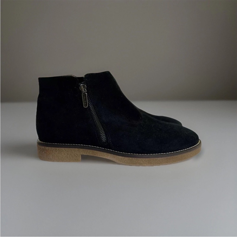 Italeau Foliana Black Suede Waterproof Ankle Booties Size 40 9.5/10